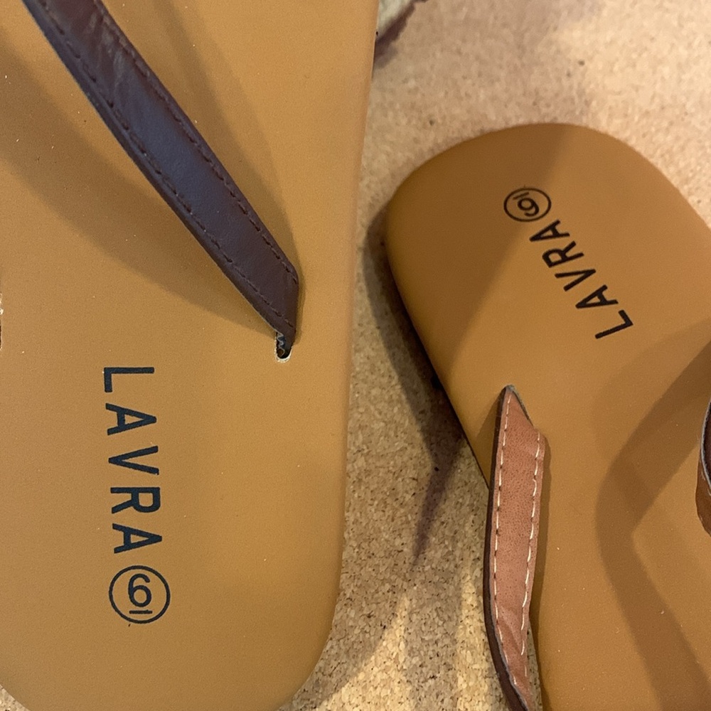 New Sandals LAVRA Size 6” - Picture 2 of 2